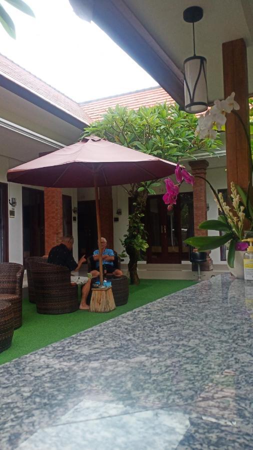 D&D Homestay Pesanggaran エクステリア 写真