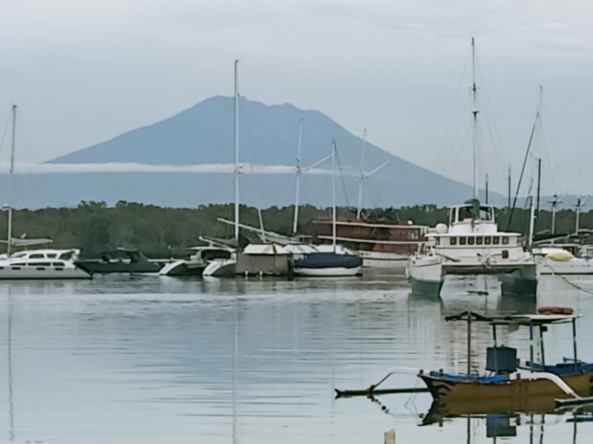 D&D Homestay Pesanggaran エクステリア 写真