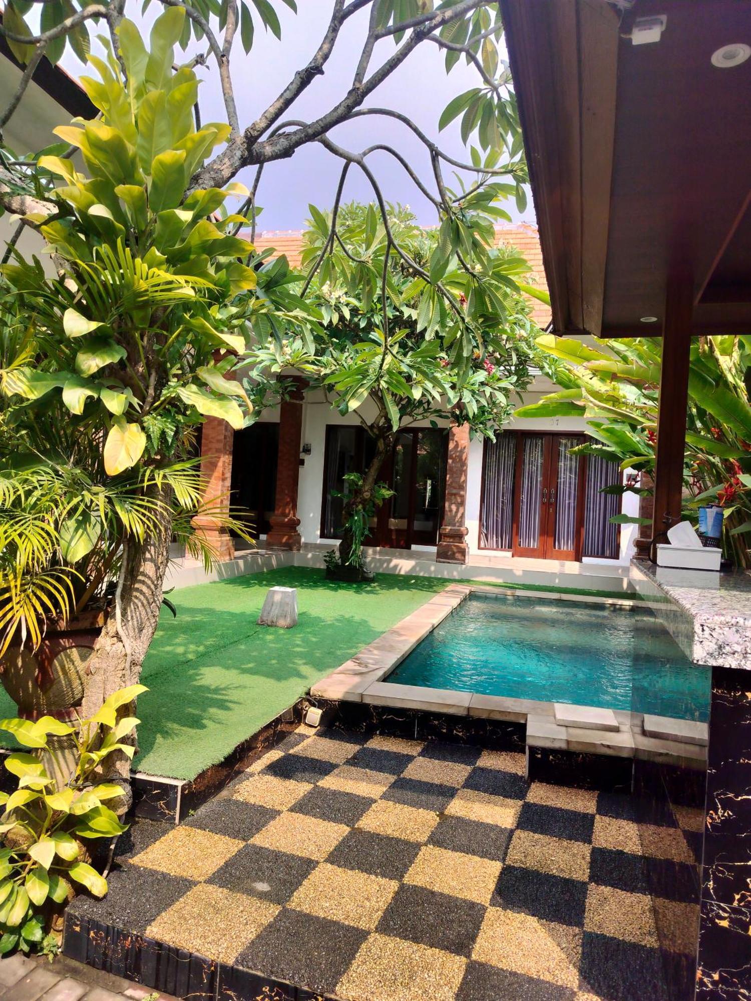 D&D Homestay Pesanggaran エクステリア 写真